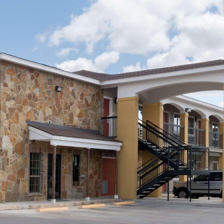 Super 8 By Wyndham San Antonio Near Fort Sam Houston Exteriör bild