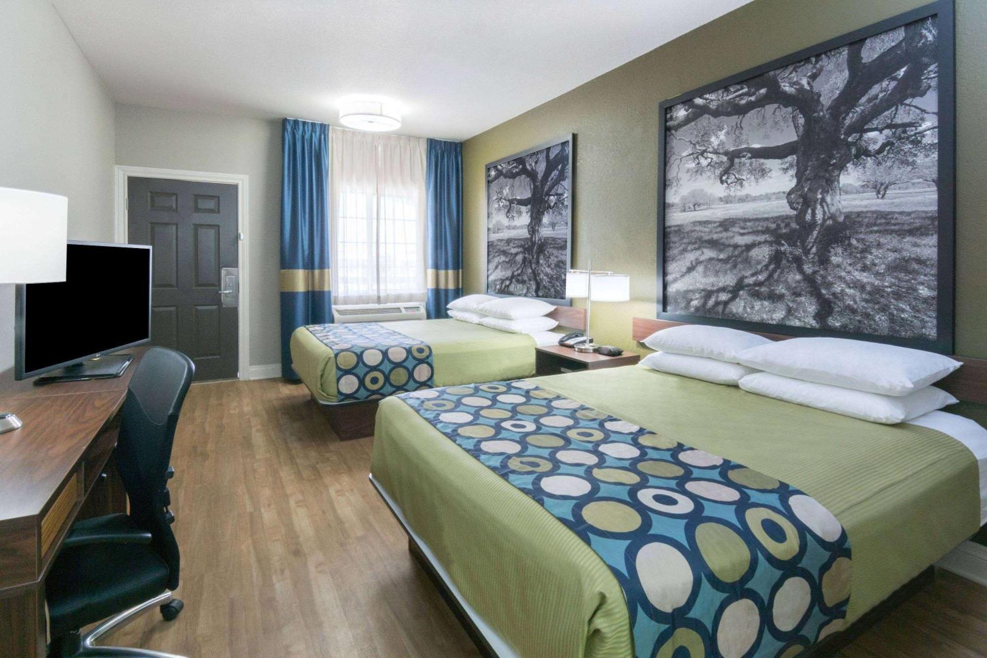 Super 8 By Wyndham San Antonio Near Fort Sam Houston Exteriör bild