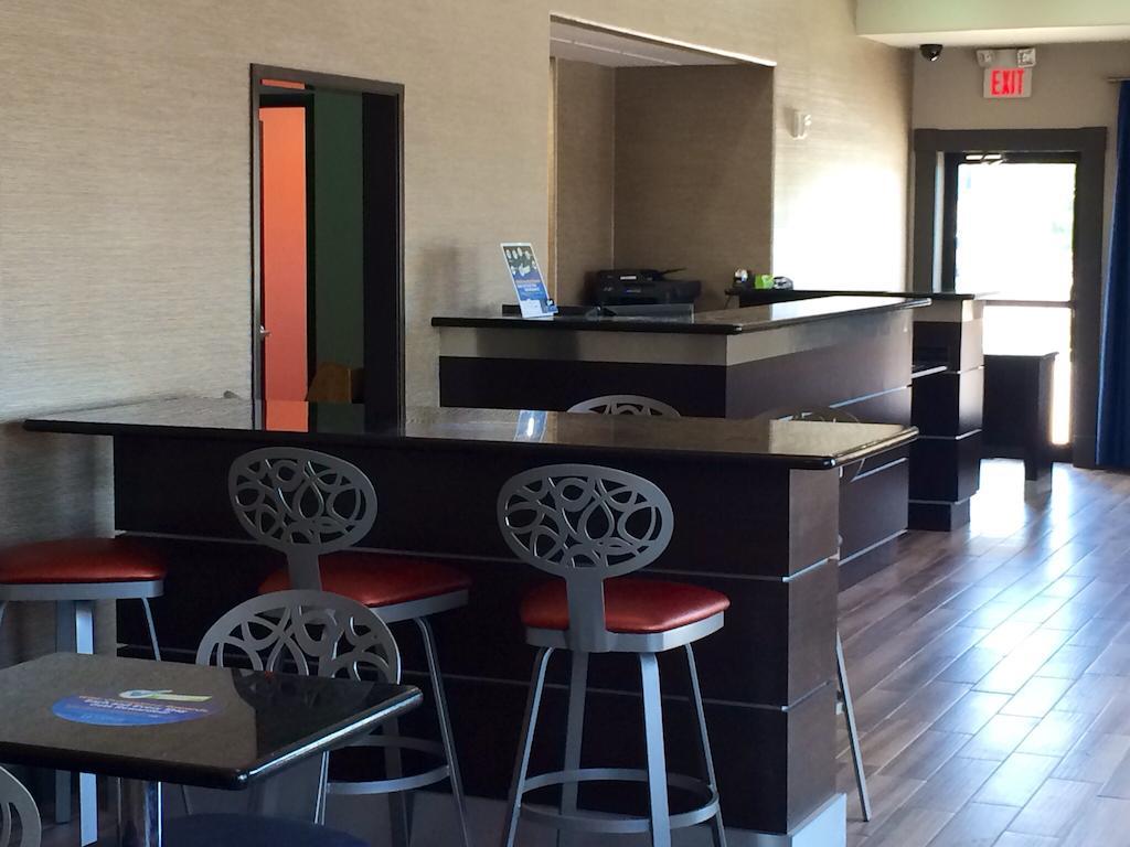 Super 8 By Wyndham San Antonio Near Fort Sam Houston Exteriör bild